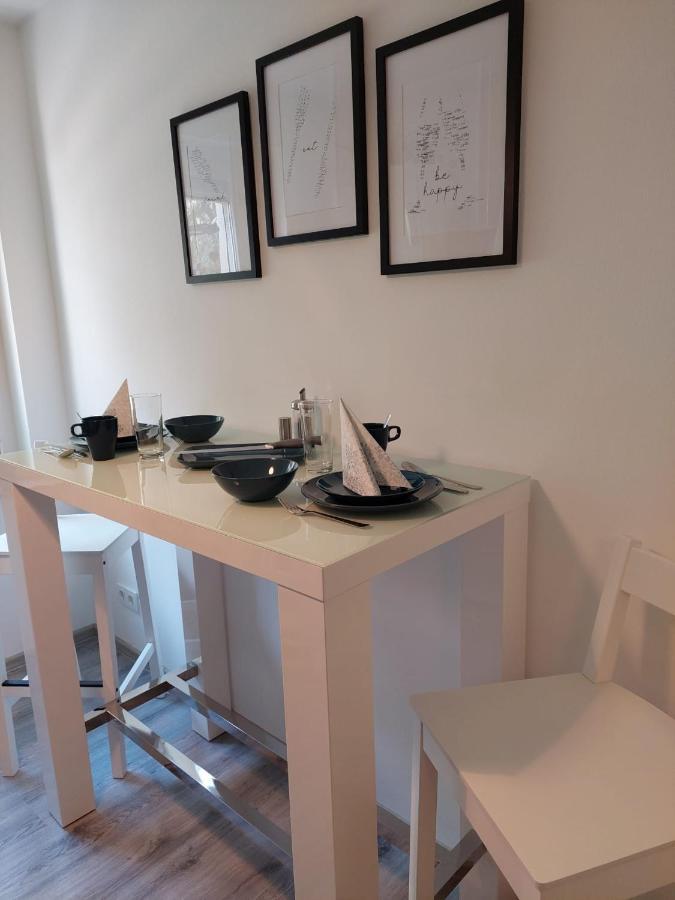 Gemuetliches, Voll Ausgestattetes Apartment Halle  Extérieur photo