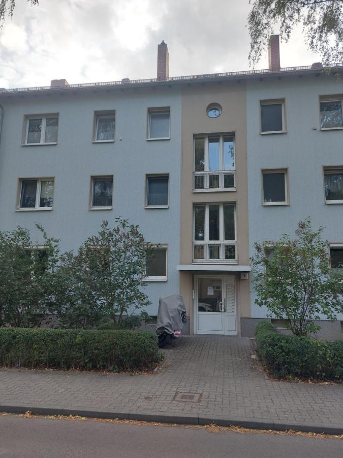Gemuetliches, Voll Ausgestattetes Apartment Halle  Extérieur photo